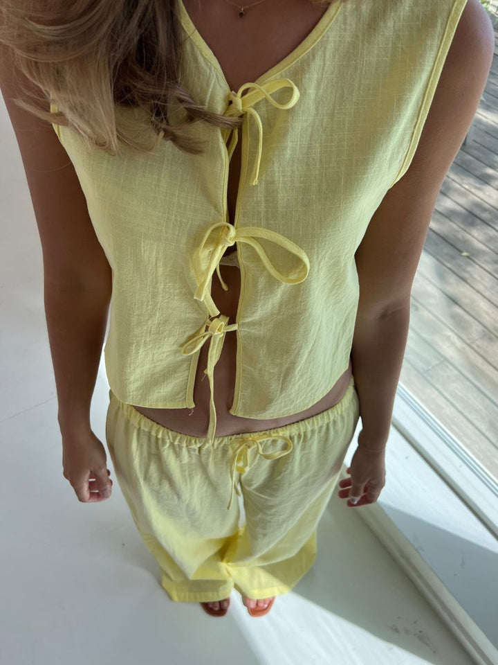 Elva linen vest - Light yellow