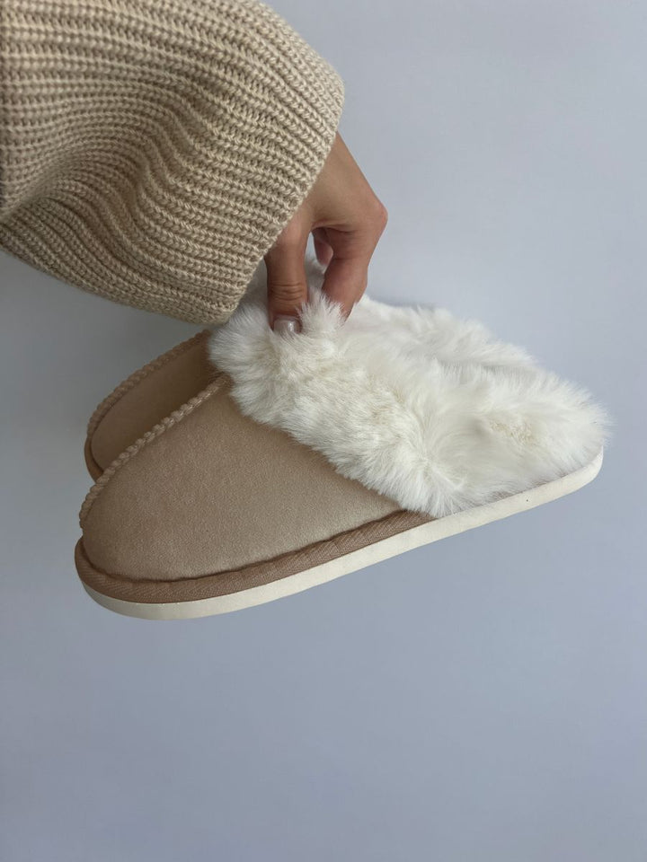 Slippers - Light brown