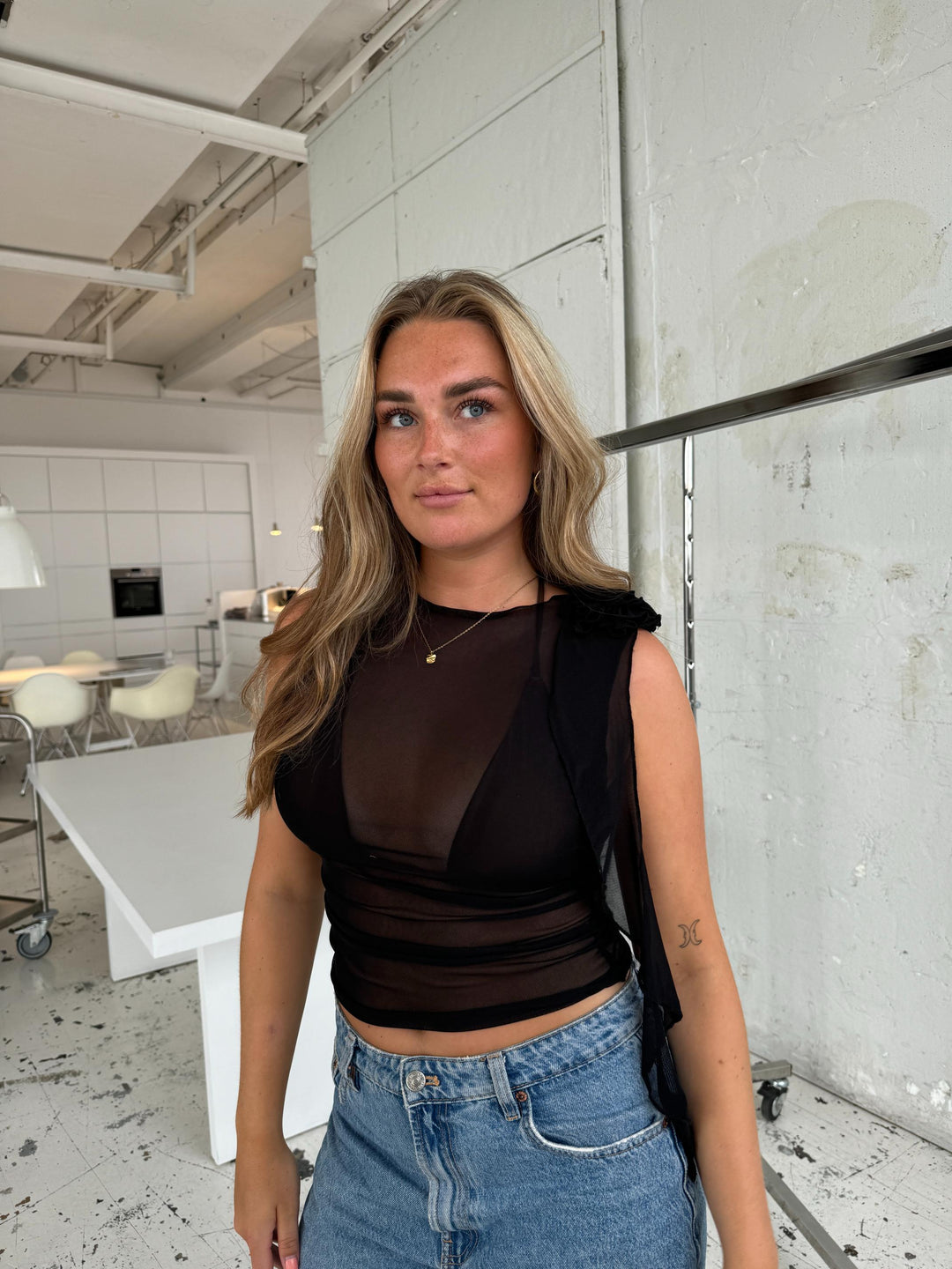 Rose mesh top - Black