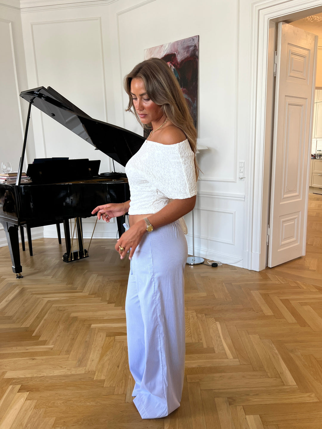Oura one shoulder lace top - Ivory