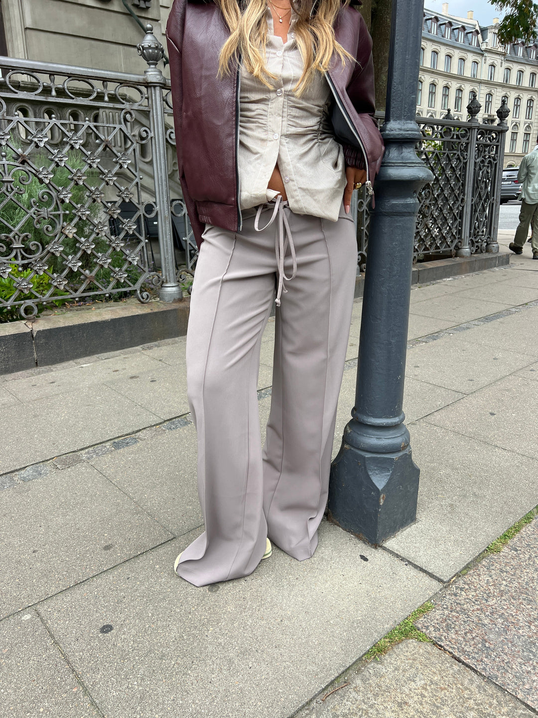 Kaia low-rise suit pants - Lilac beige