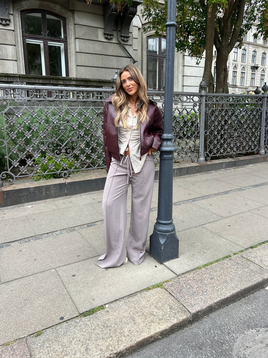 Kaia low-rise suit pants - Lilac beige