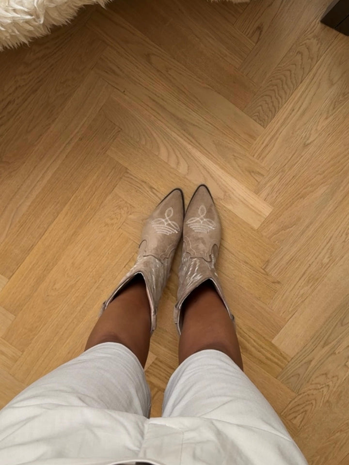 Suede cowboy boots - Beige