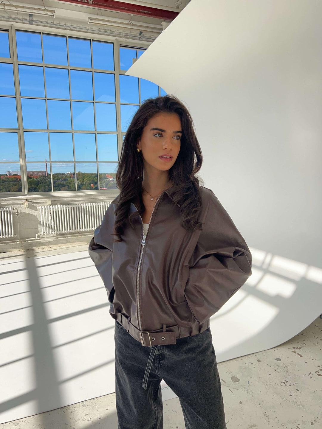 Tova buckle pu jacket – Dark brown