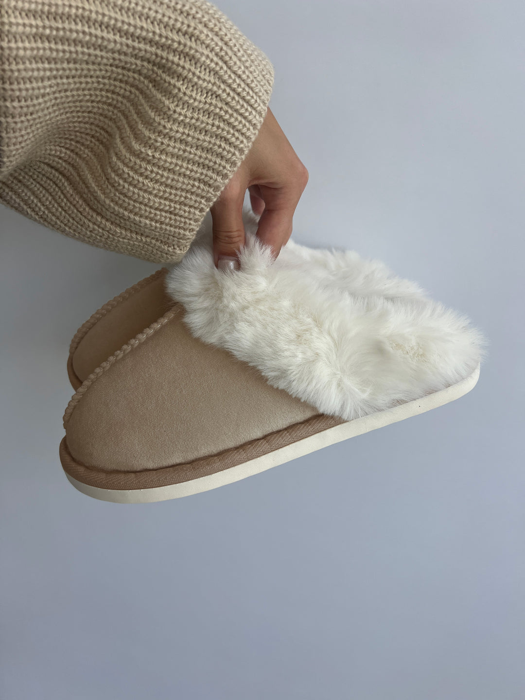 Slippers - Light brown