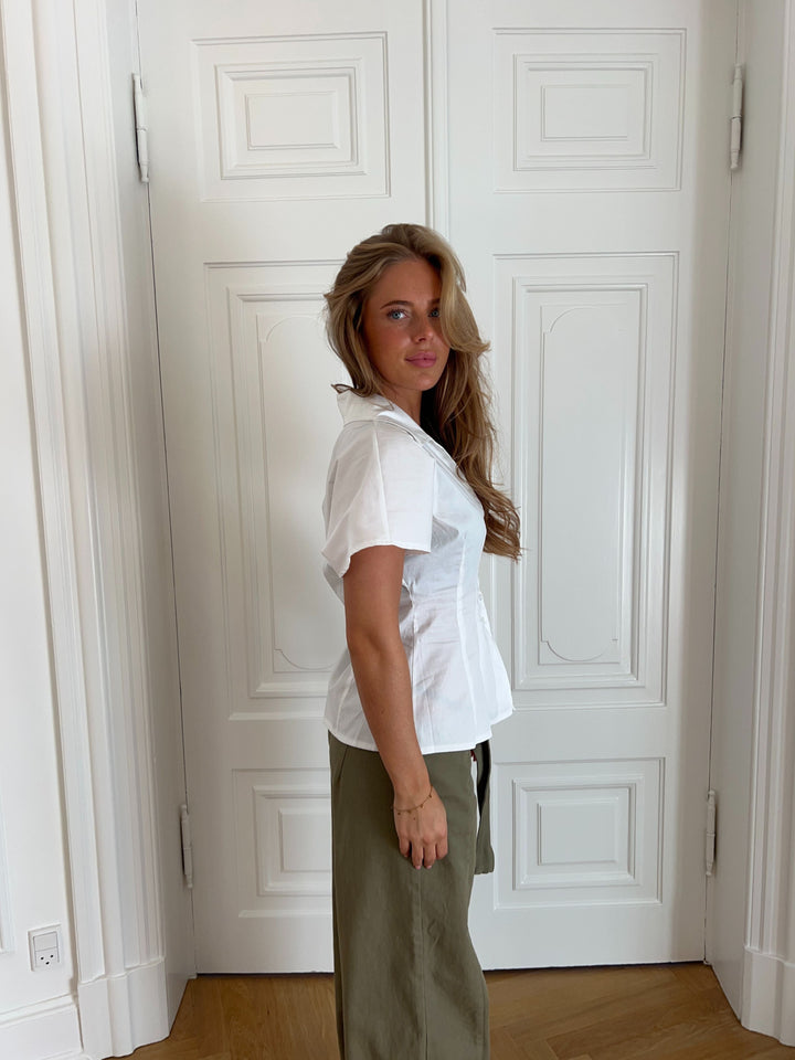 Alessia fitted short-sleeved shirt - White