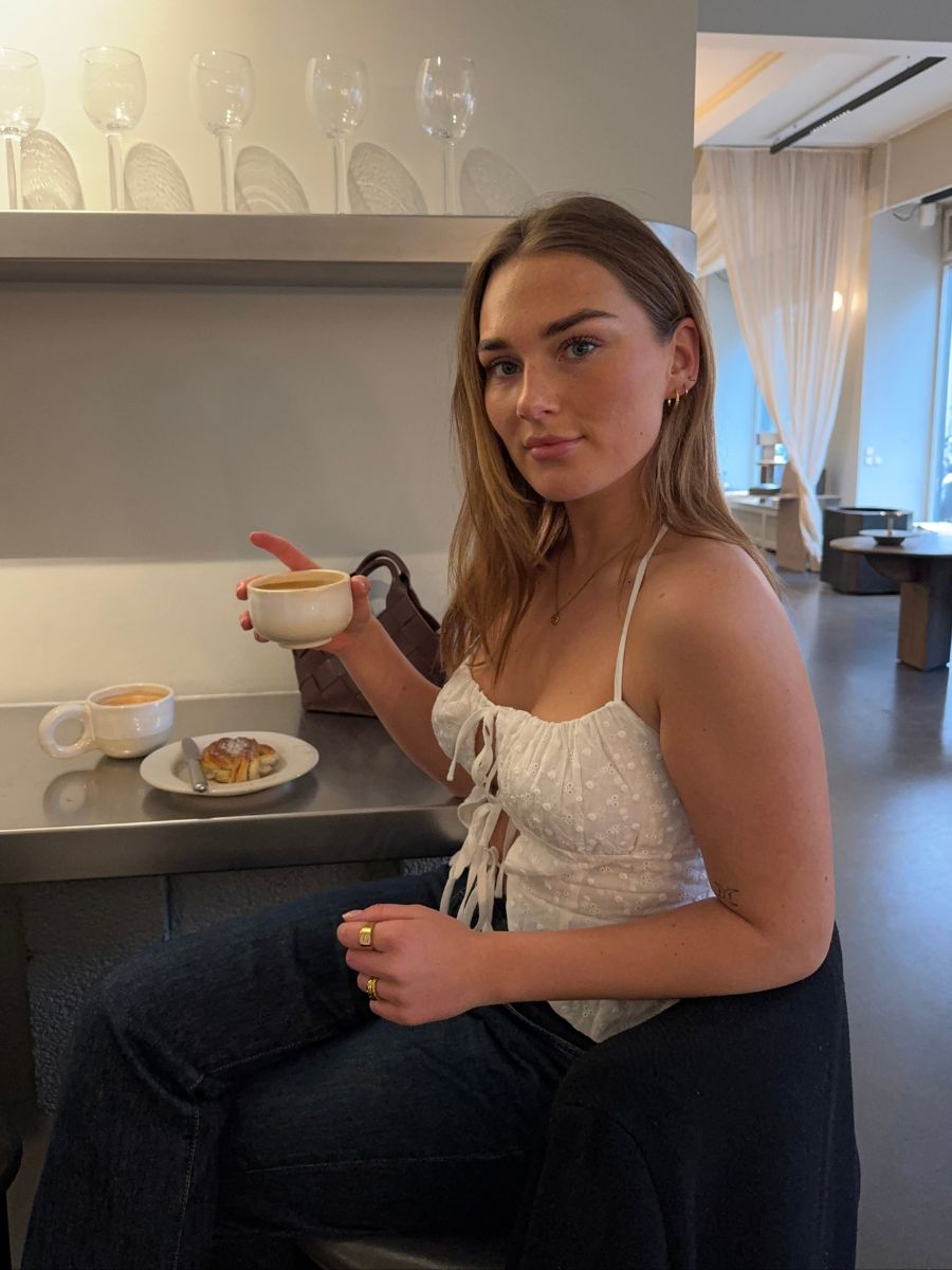Bella strap top