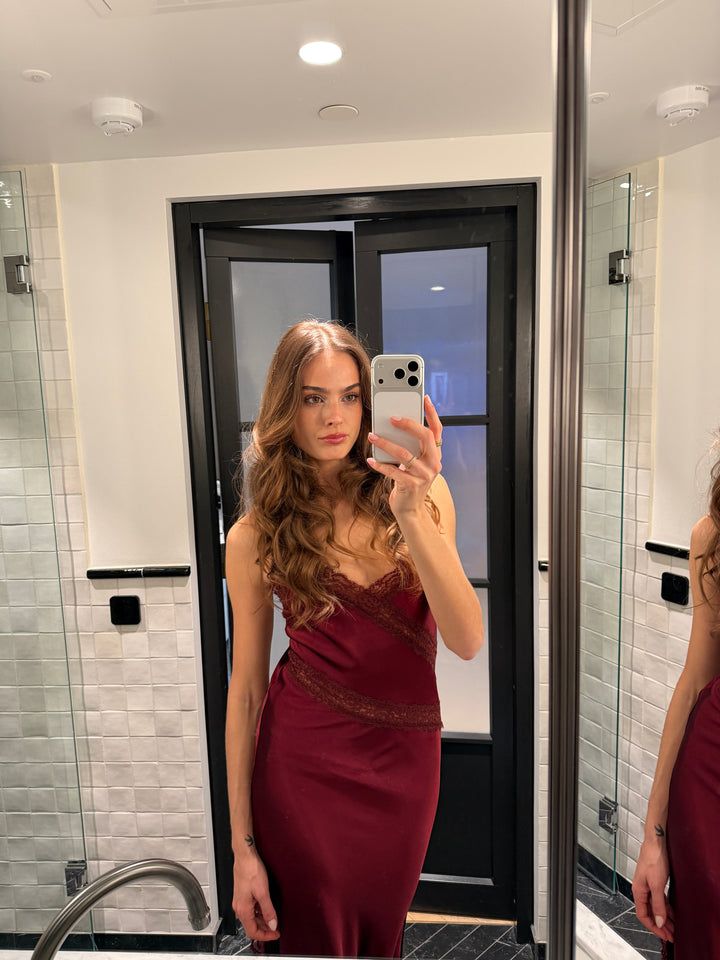 Dora maxi satin lace dress - Burgundy