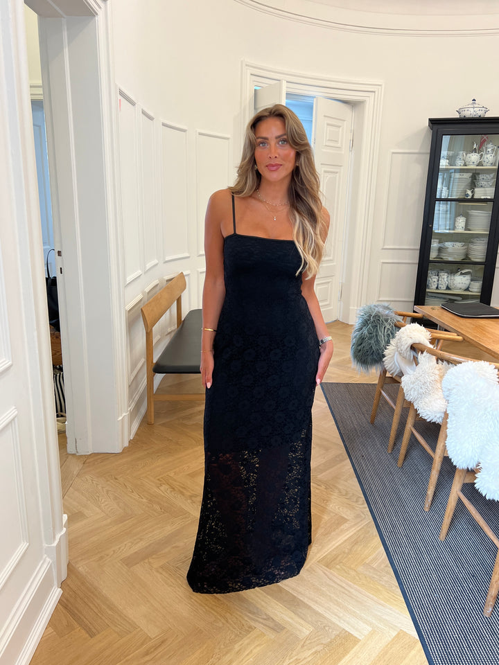 Oura maxi lace dress - Black