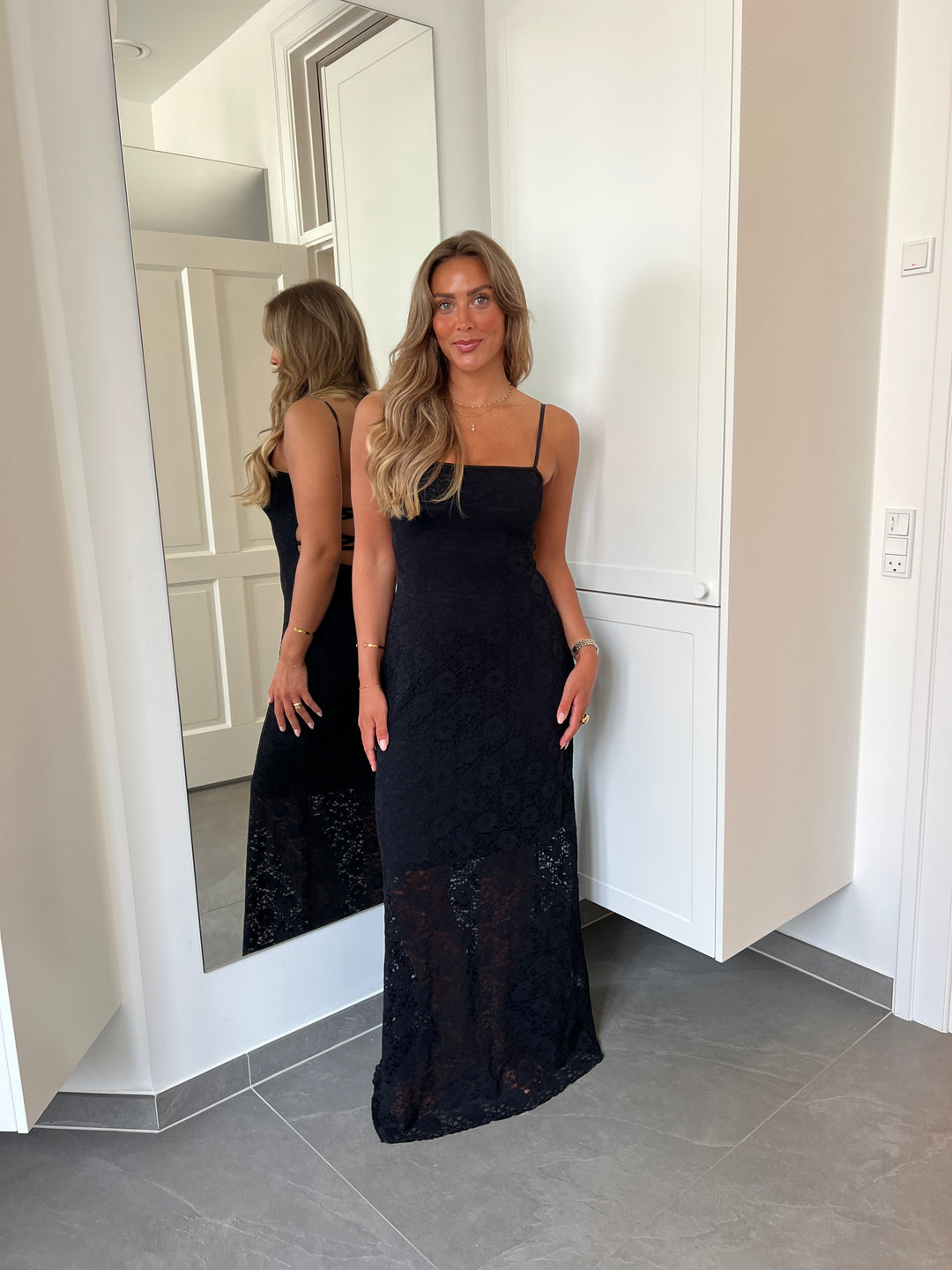 Oura maxi lace dress - Black