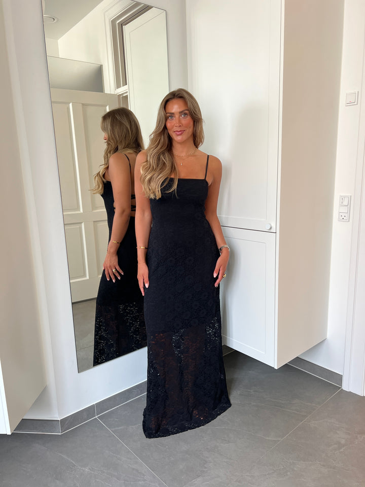 Oura maxi lace dress - Black
