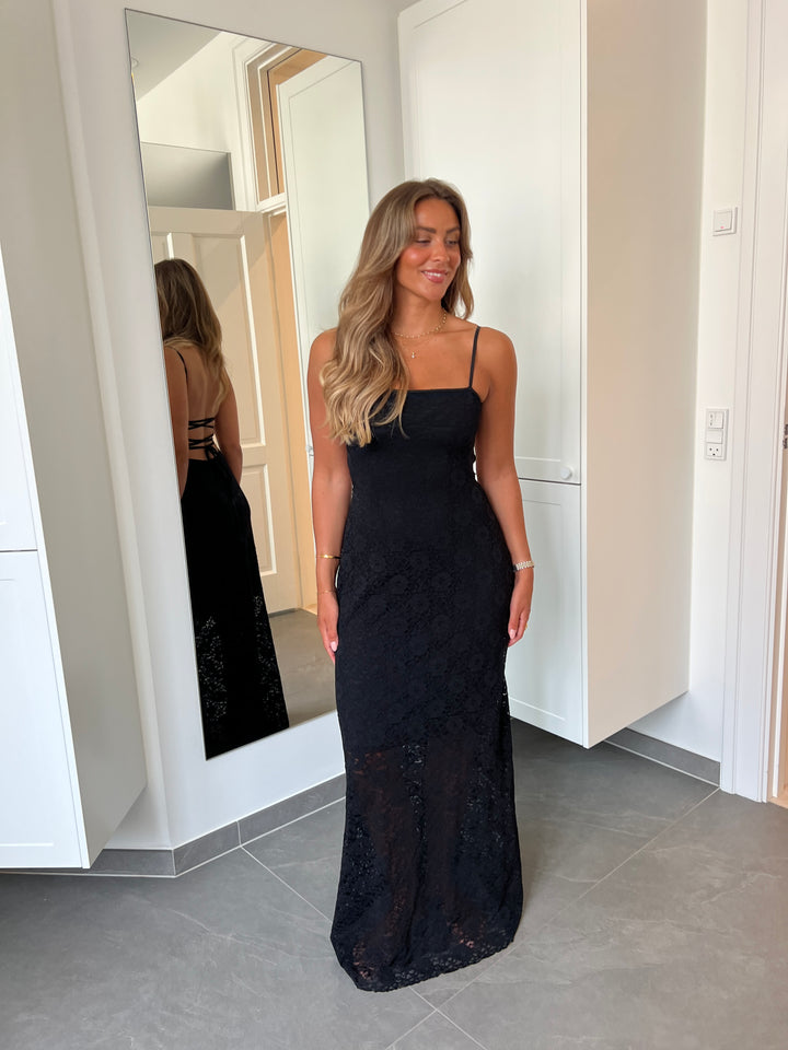 Oura maxi lace dress - Black