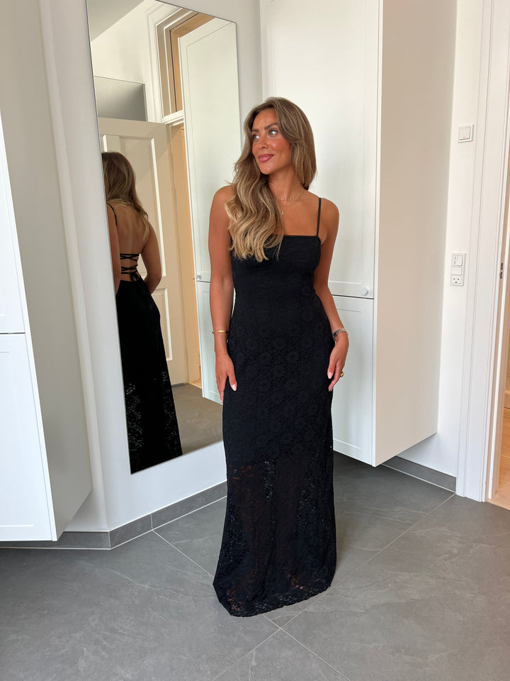 Oura maxi lace dress - Black