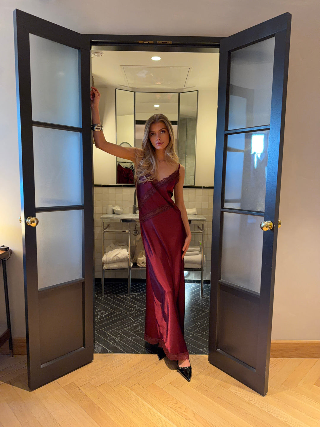 Dora maxi satin lace dress - Burgundy