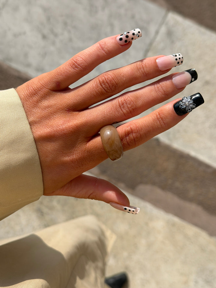 Aila acrylic ring - Beige