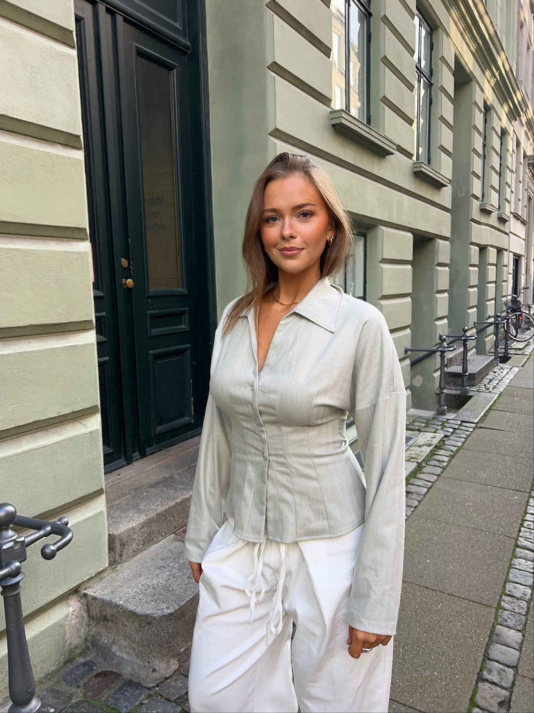 Alessia fitted striped shirt - Beige