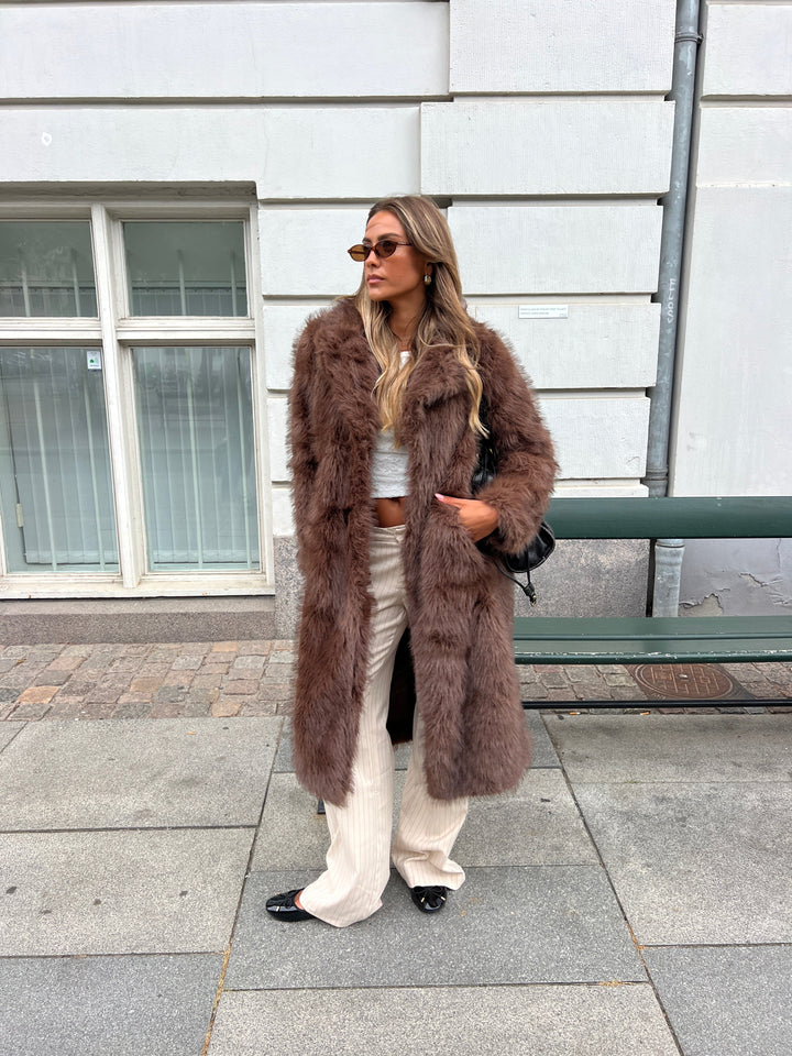 Sana lang fur jacket - Dark brown