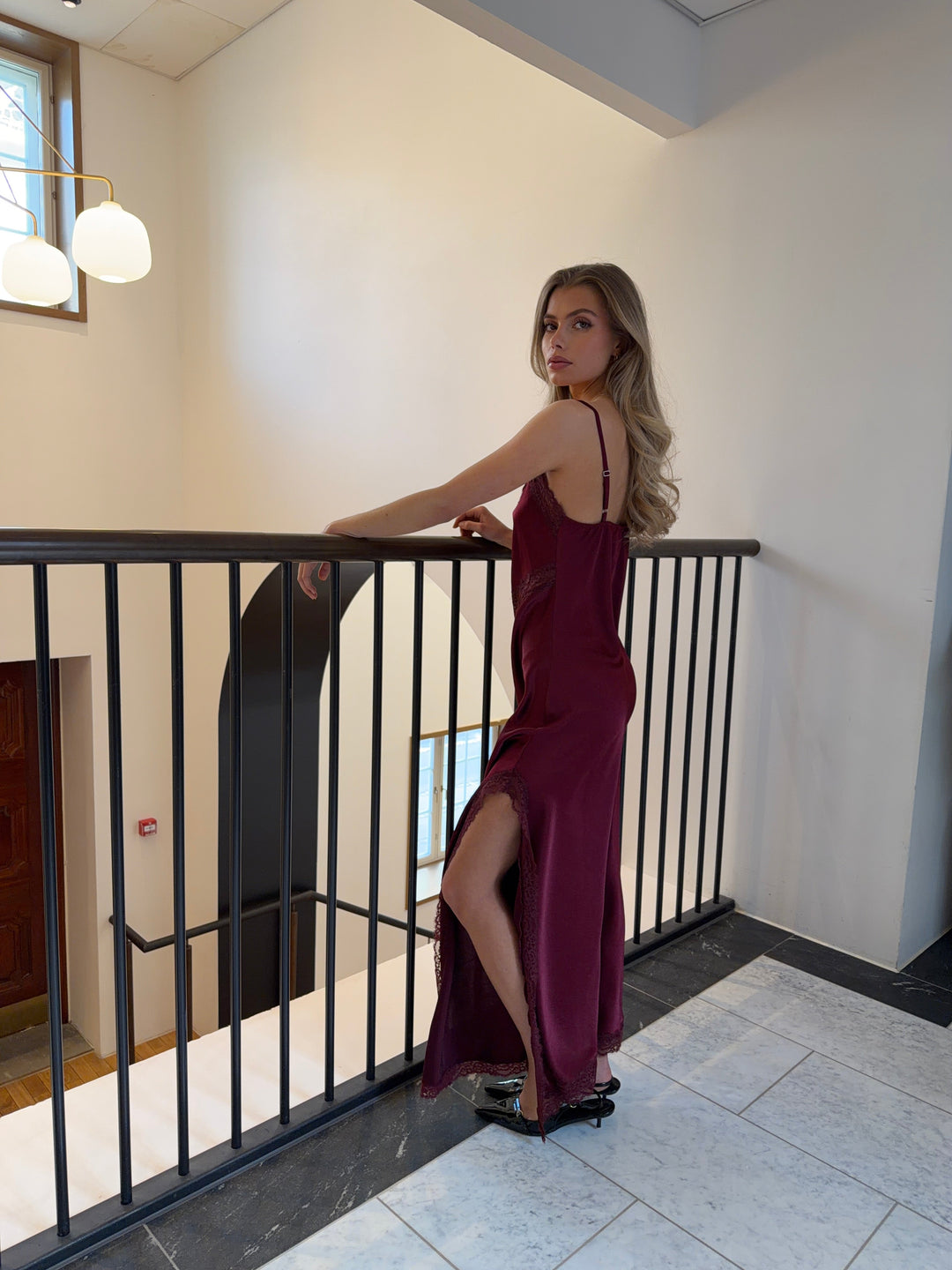 Dora maxi satin lace dress - Burgundy