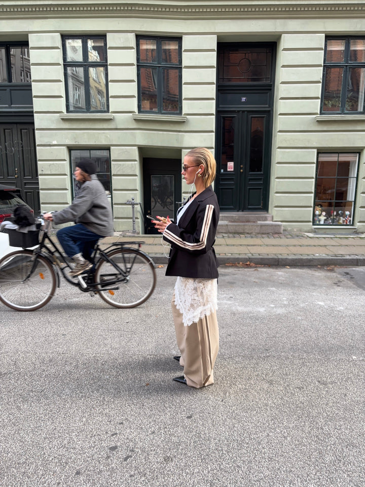 Livia Tie blazer - Black