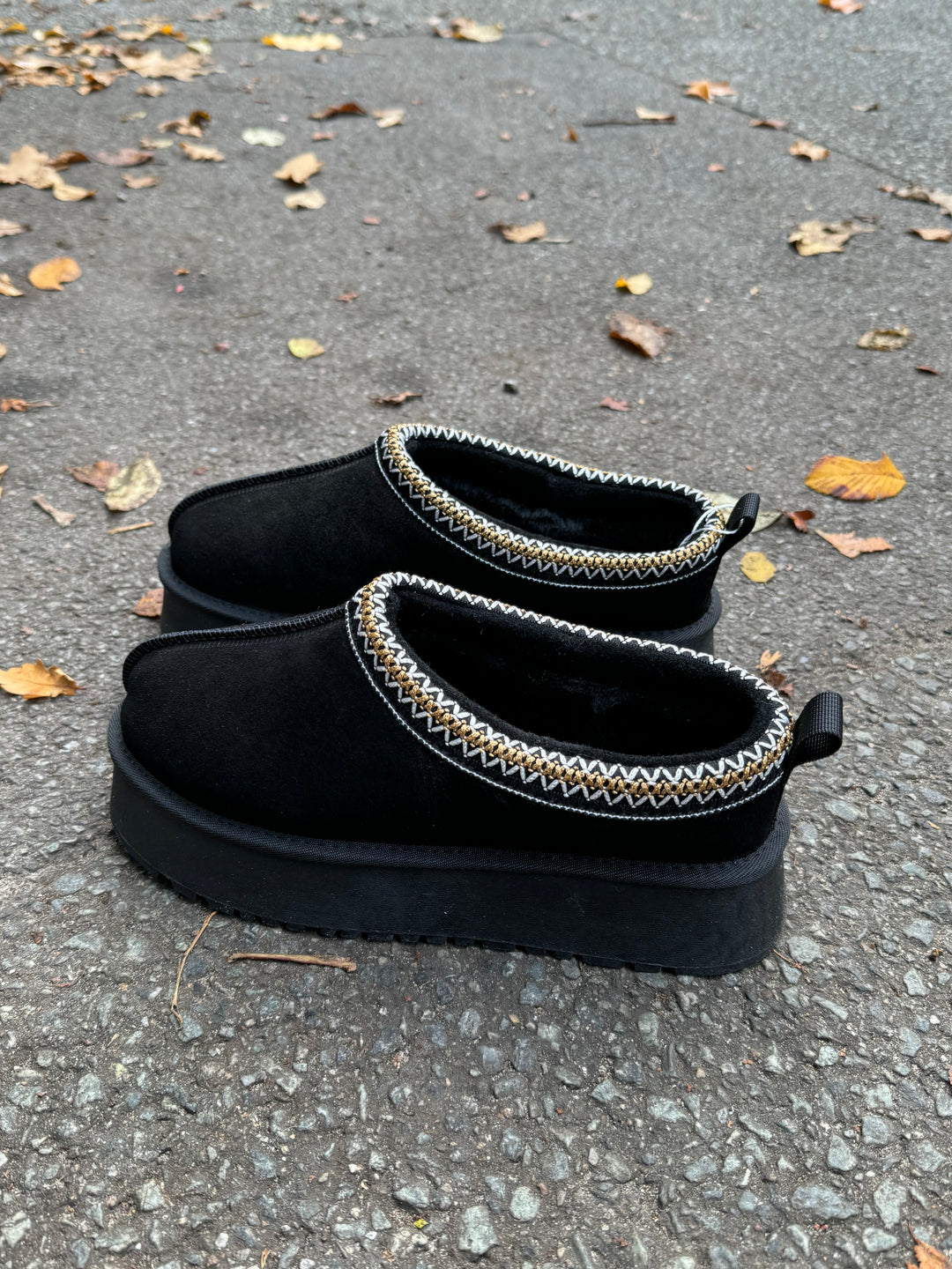 Tora Platform teddy bear shoe - Black