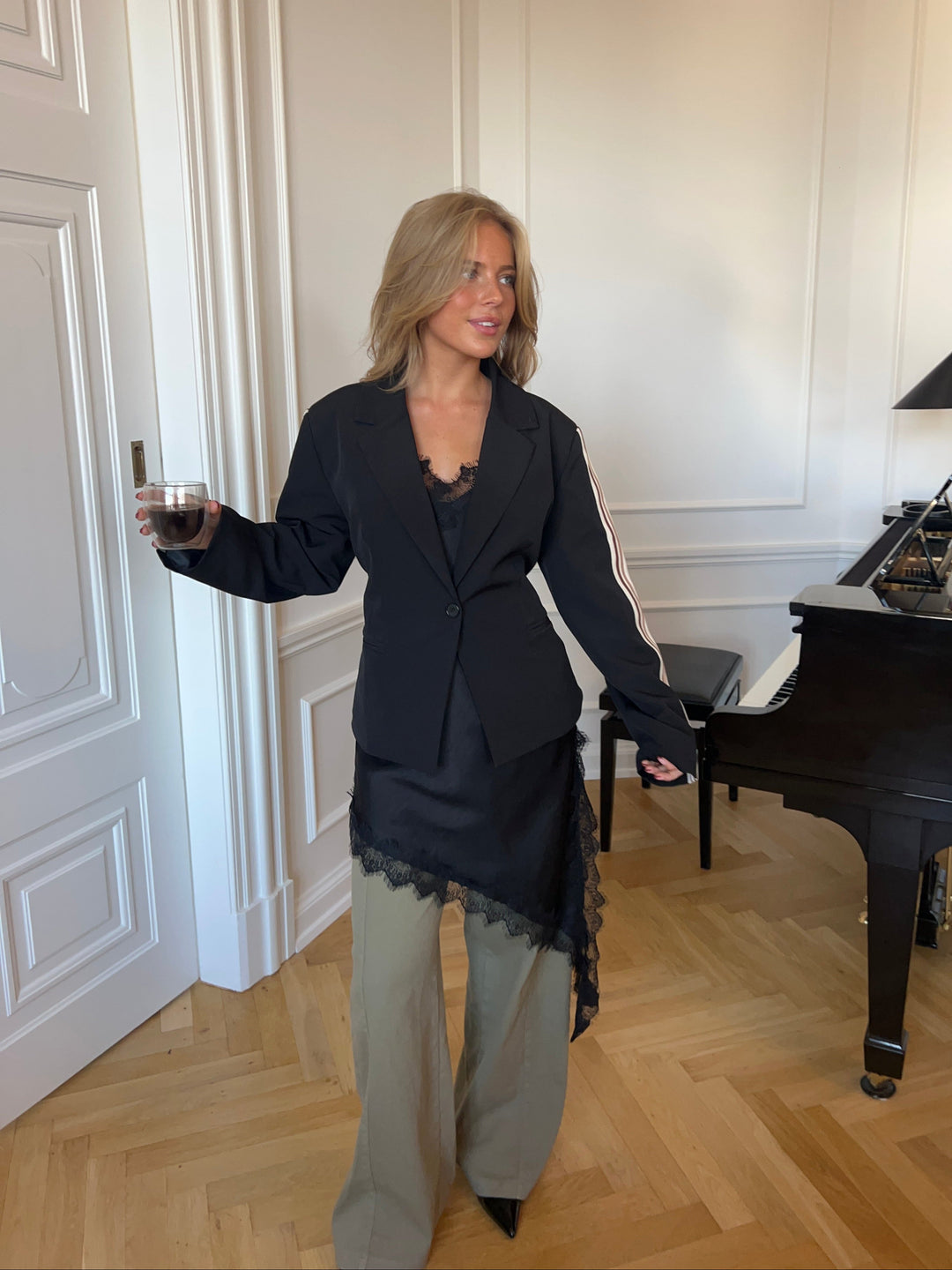 Livia Tie blazer - Black