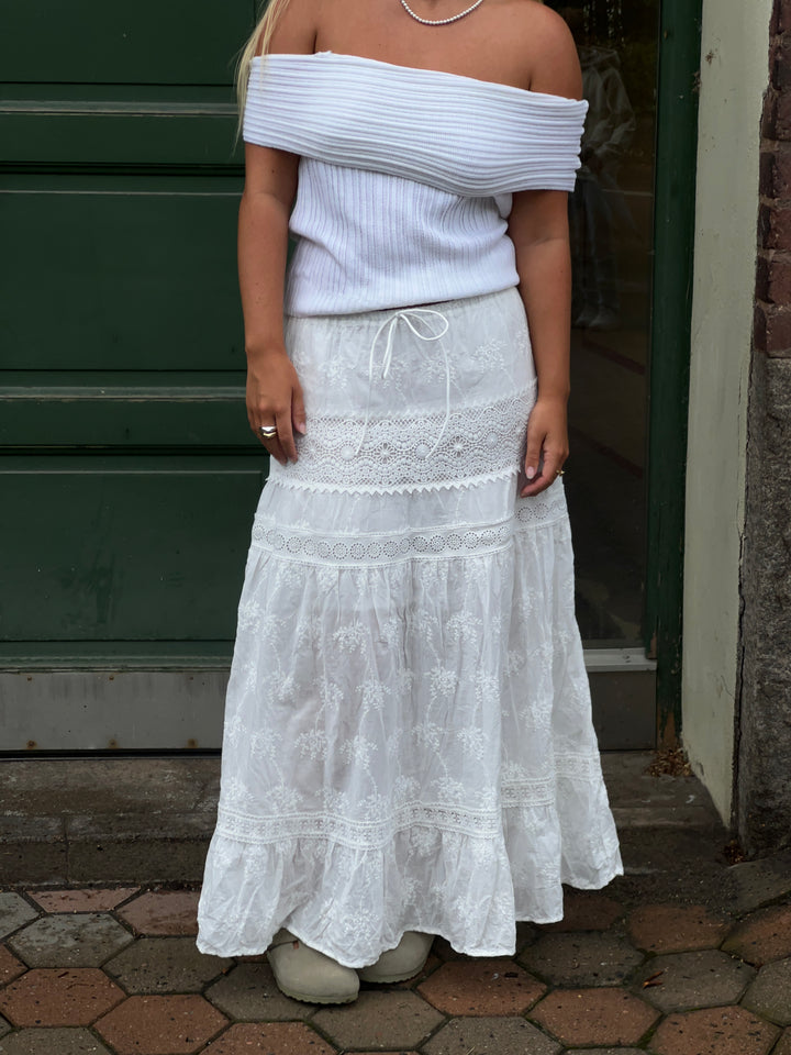 Kaya lace maxi skirt - White